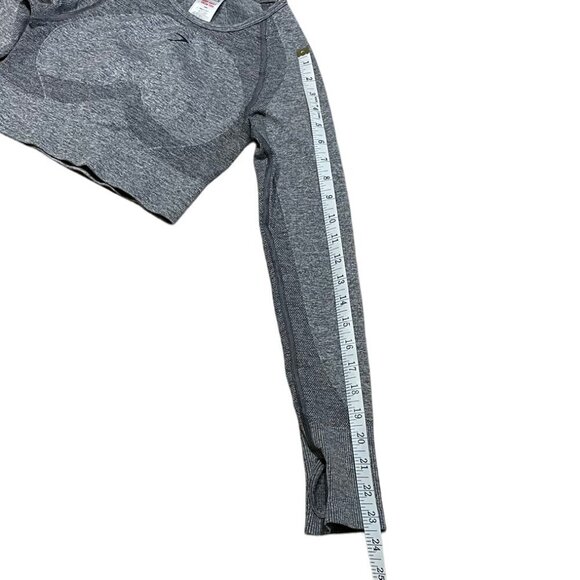 GYMSHARK Heathered Gray Cropped Compression Long Sleeve Top Cut Out Back Size S - Picture 13 of 14